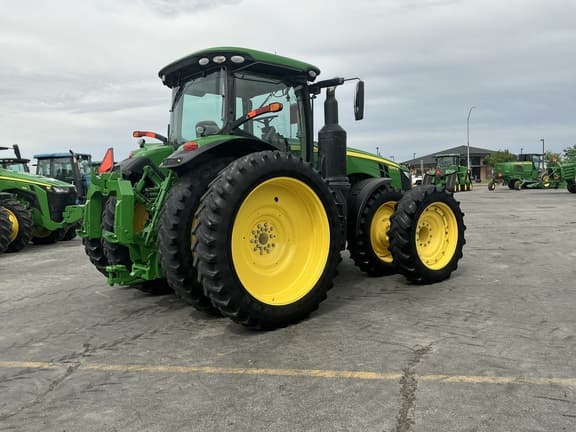 Image of John Deere 8245R equipment image 4