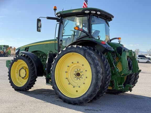 Image of John Deere 8245R equipment image 2