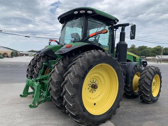 Image of John Deere 8245R equipment image 3