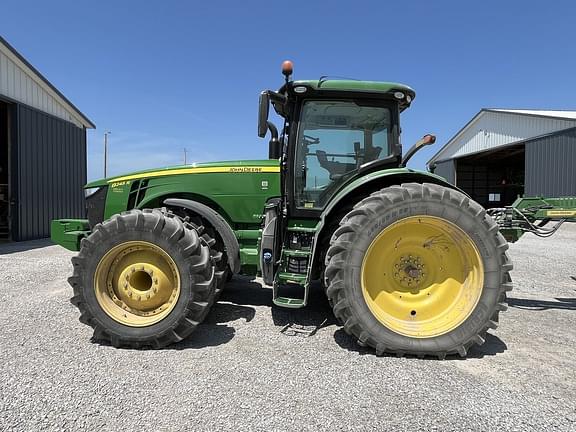 Image of John Deere 8245R equipment image 2