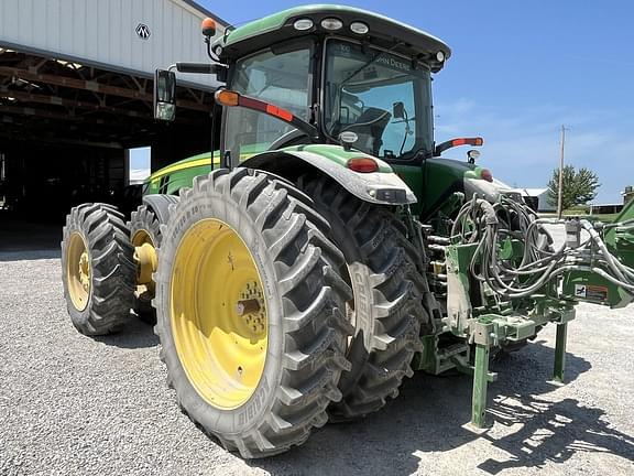 Image of John Deere 8245R equipment image 3