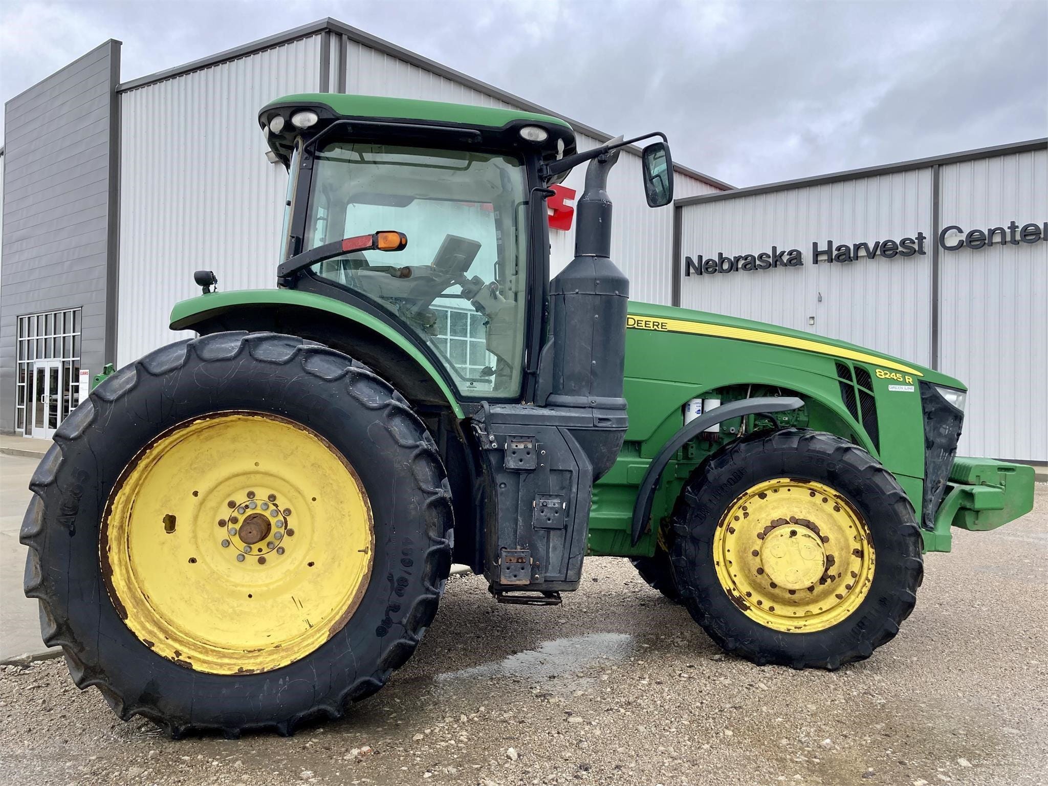 2018 John Deere 8245R Equipment Image0