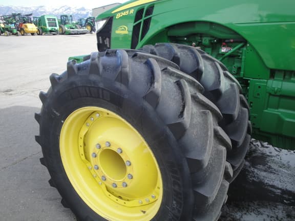 Image of John Deere 8245R equipment image 4