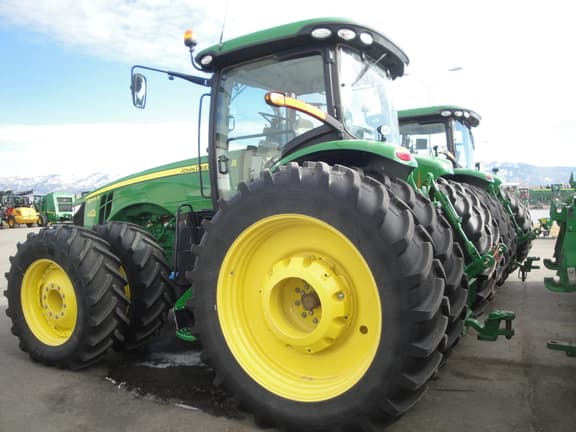 Image of John Deere 8245R equipment image 2