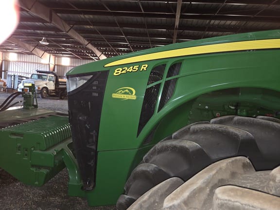 2018 John Deere 8245R Equipment Image0