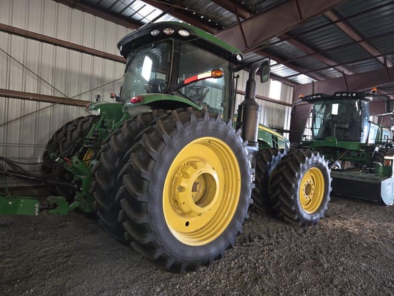 2018 John Deere 8245R Equipment Image0