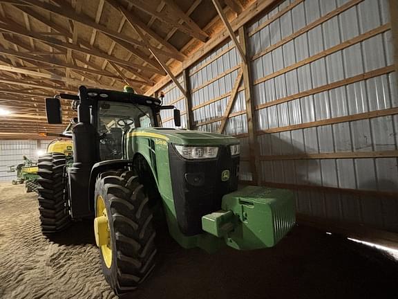 Image of John Deere 8245R equipment image 1