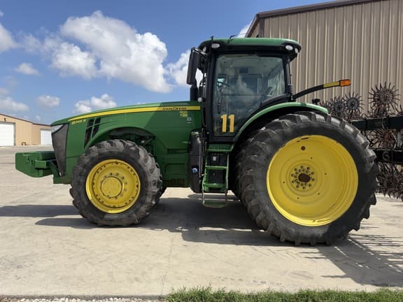 Image of John Deere 8245R equipment image 3