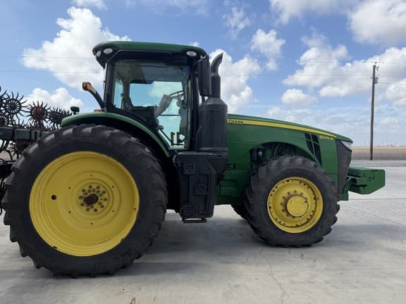 Image of John Deere 8245R equipment image 4