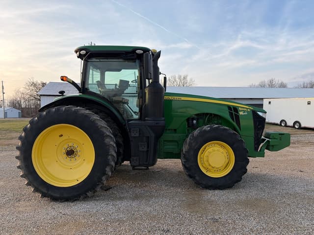 Image of John Deere 8245R equipment image 2