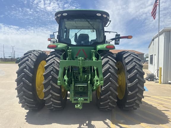 Image of John Deere 8245R equipment image 3