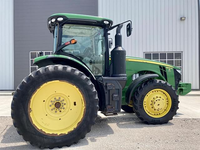 Image of John Deere 8245R equipment image 3