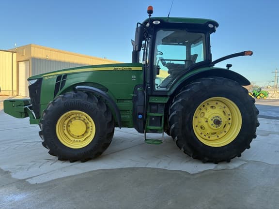 Image of John Deere 8245R equipment image 4