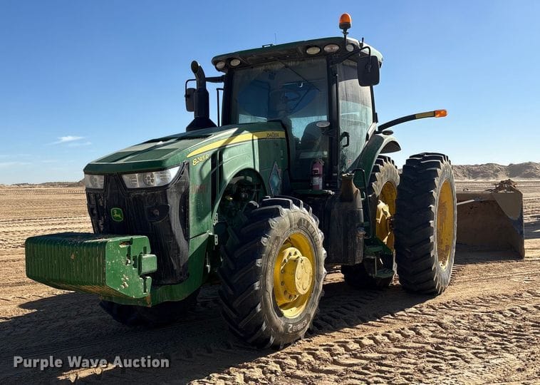 2018 John Deere 8245R Equipment Image0