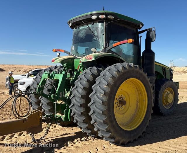 Image of John Deere 8245R equipment image 4