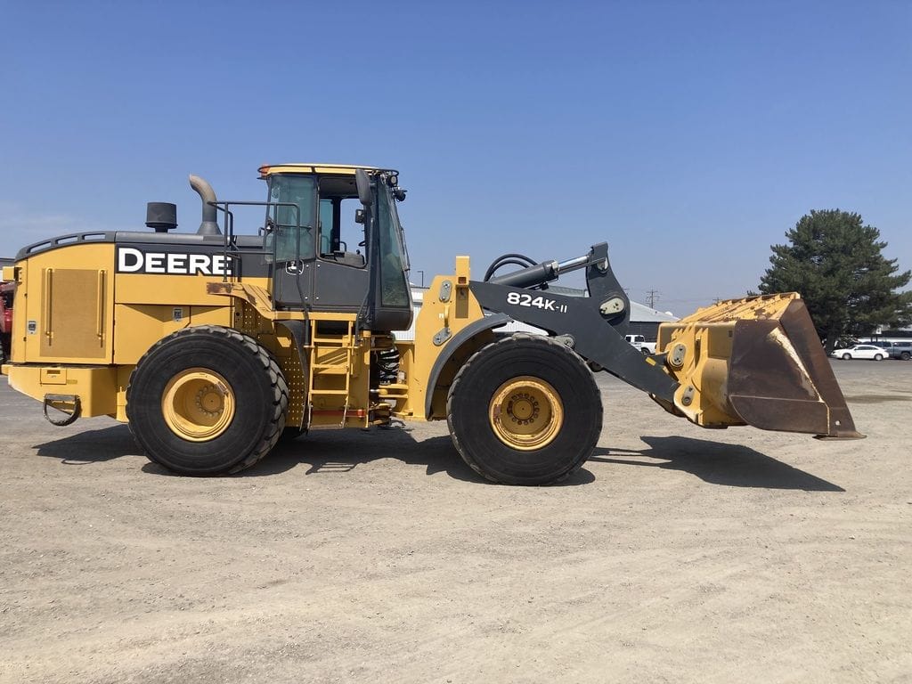 Main image John Deere 824K-II
