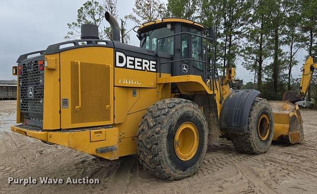 Image of John Deere 824K equipment image 4