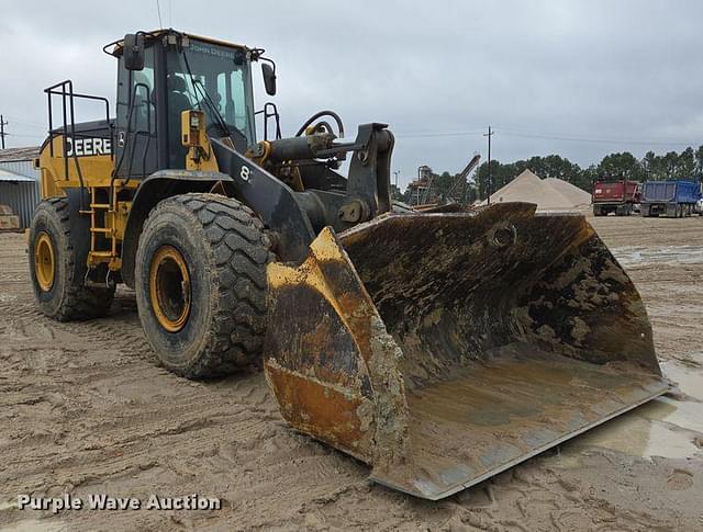 Image of John Deere 824K equipment image 2