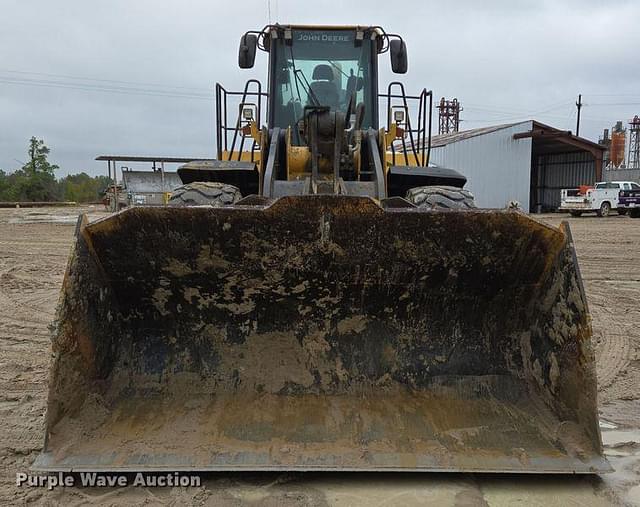 Image of John Deere 824K equipment image 1