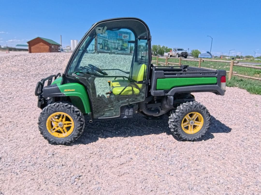 Image of John Deere XUV 825M Primary image