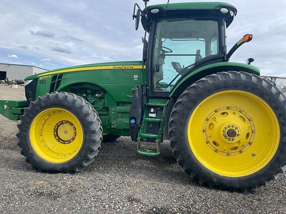 Image of John Deere 8270R equipment image 1