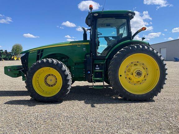 Image of John Deere 8270R equipment image 1