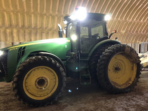Main image John Deere 8270R