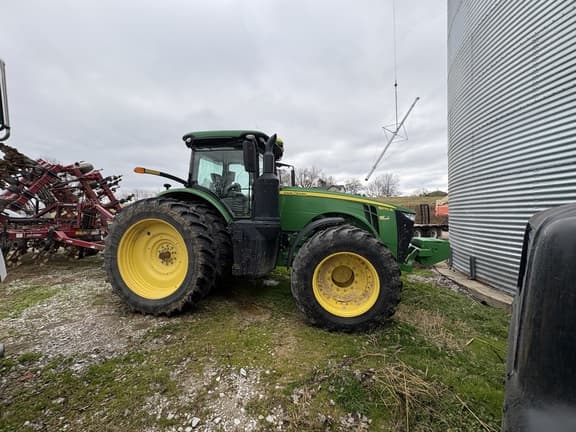 Image of John Deere 8270R equipment image 2