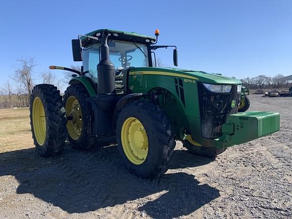 Image of John Deere 8270R equipment image 1