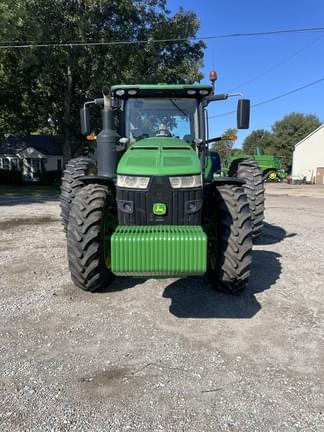 Image of John Deere 8270R equipment image 1