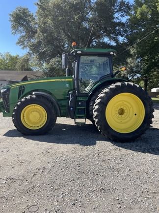 2018 John Deere 8270R Equipment Image0