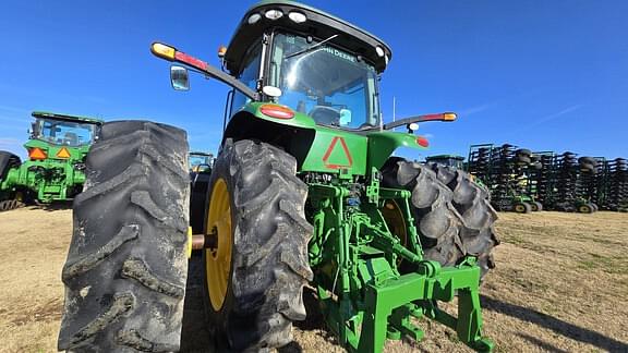 Image of John Deere 8270R equipment image 4