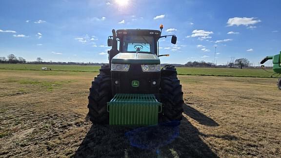 Image of John Deere 8270R equipment image 3