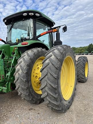 Image of John Deere 8270R equipment image 4
