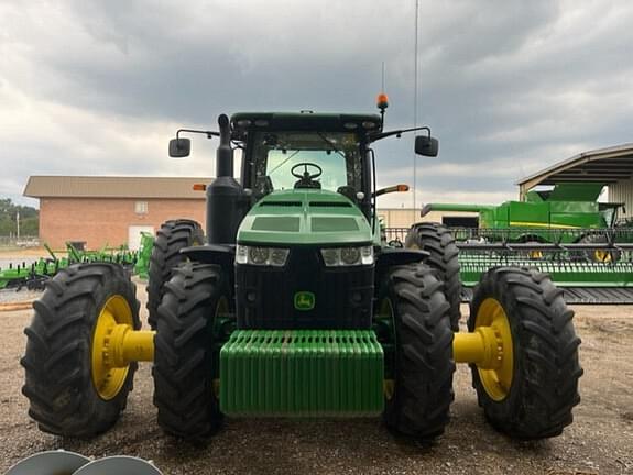 Image of John Deere 8270R equipment image 2