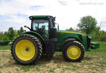 Image of John Deere 8270R equipment image 1