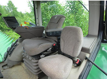 Image of John Deere 8270R equipment image 3