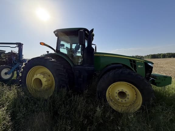 Image of John Deere 8270R equipment image 4