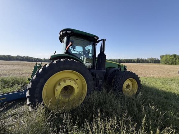 Image of John Deere 8270R equipment image 3