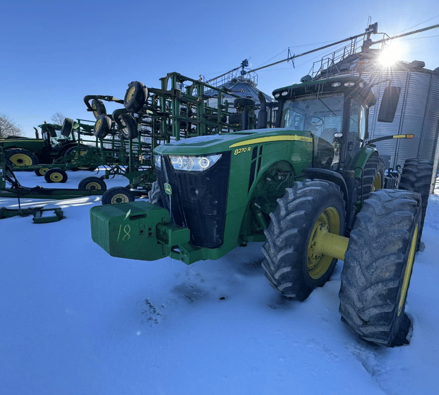 Image of John Deere 8270R equipment image 2