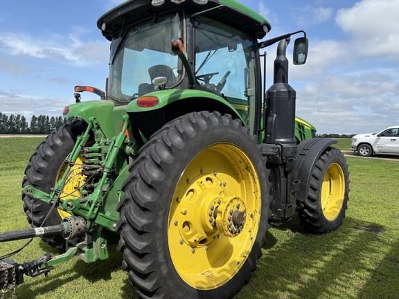 Image of John Deere 8270R equipment image 3