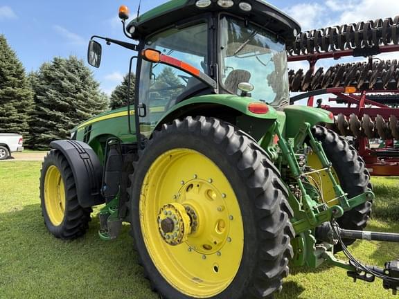 Image of John Deere 8270R equipment image 2