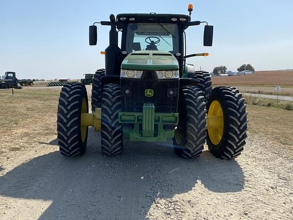 Image of John Deere 8270R equipment image 1