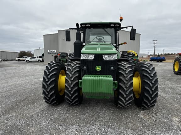 Image of John Deere 8270R equipment image 1