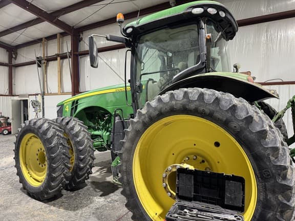 Image of John Deere 8270R equipment image 2