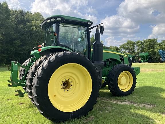 Image of John Deere 8270R equipment image 4