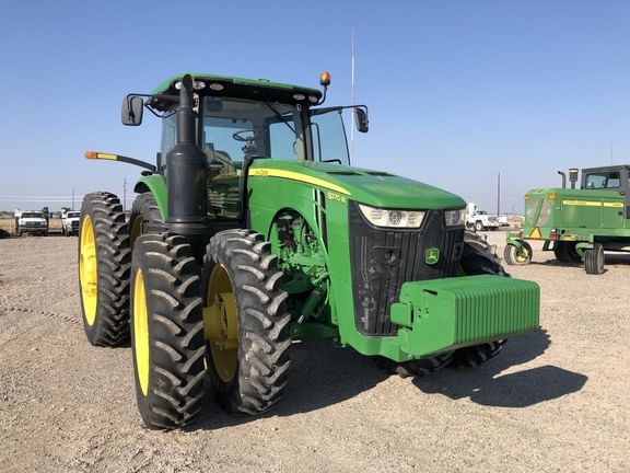 Main image John Deere 8270R
