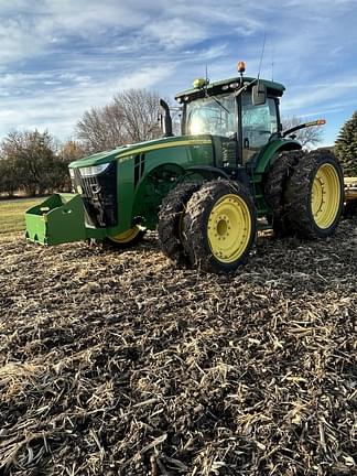 Image of John Deere 8270R equipment image 1