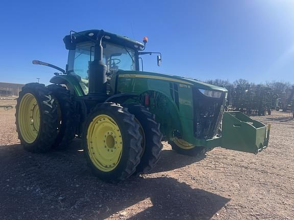 Image of John Deere 8270R equipment image 1