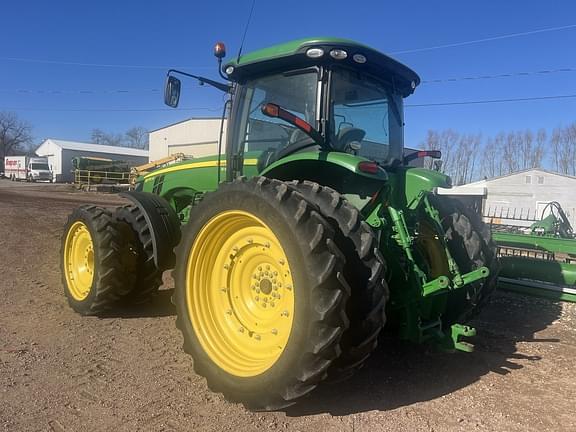 Image of John Deere 8270R equipment image 4